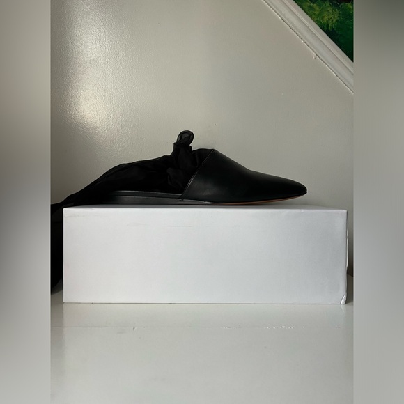 Vince Cruise Flats - Black - Worn Once - 7 - Picture 3 of 7